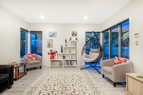 Photo of property in 98 Aotea Drive, Aotea, Porirua, 5024