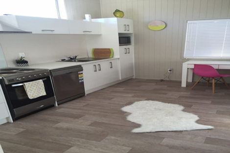 Photo of property in 72 Uxbridge Road, Cockle Bay, Auckland, 2014