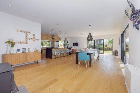 Photo of property in 22 Old Racecourse Road, Albert Town, Wanaka, 9305