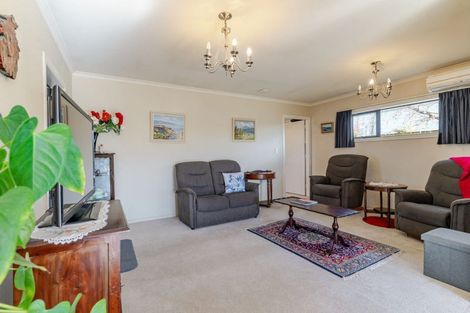 Photo of property in 2 Garrison Street, Carterton, 5713