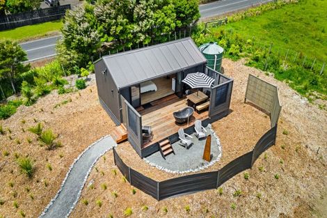 Photo of property in 94 Amreins Road, Waitakere, Henderson, 0782