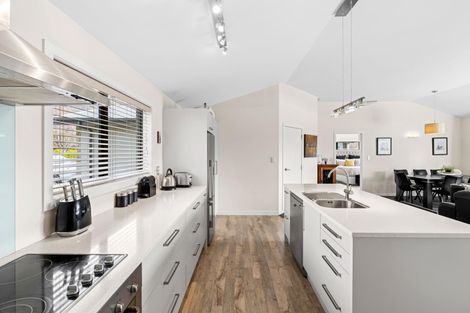 Photo of property in 4 Daniels Terrace, Wanaka, 9305