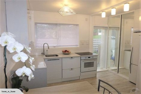 Photo of property in 1/83 Birkdale Road, Birkdale, Auckland, 0626