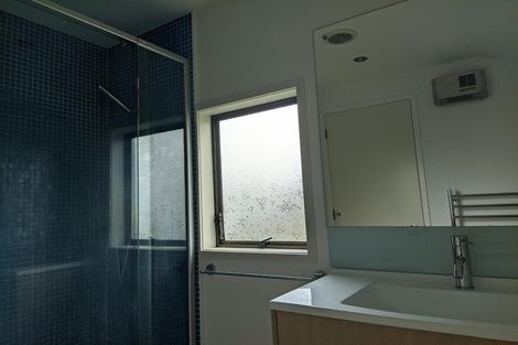 Photo of property in 2/18 Manuka Road, Glenfield, Auckland, 0629