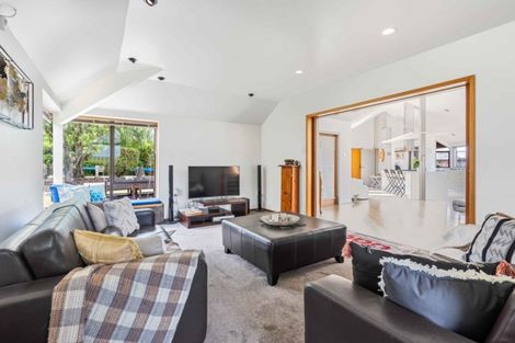 Photo of property in 5 Limeburners Close, Hobsonville, Auckland, 0618