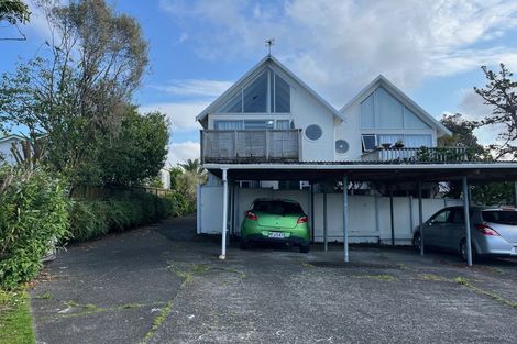 Photo of property in 1/7 Beach Haven Road, Beach Haven, Auckland, 0626