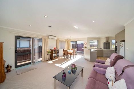 Photo of property in 16a Milmoe Street, Hawera, 4610