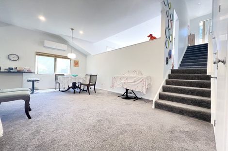Photo of property in 1/114 Seaview Road, Glenfield, Auckland, 0629