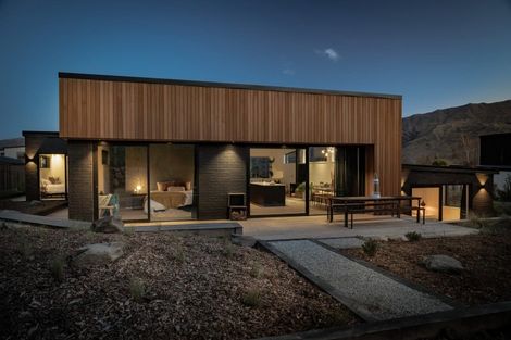 Photo of property in 17 Kapuka Lane, Wanaka, 9305