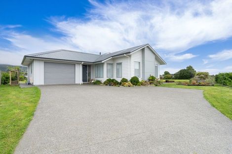 Photo of property in 6 Albizia Grove, Waikanae, 5036