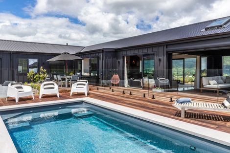 Photo of property in 16 Durmast Place, Kinloch, Taupo, 3377