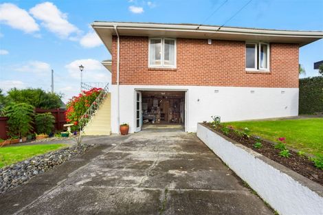 Photo of property in 1/53 Uxbridge Road, Mellons Bay, Auckland, 2014