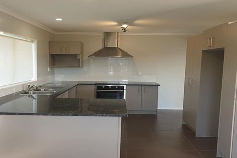 Photo of property in 12 Prado Drive, Pukekohe, 2120