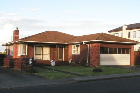 Photo of property in 2/40 Francis Street, Hauraki, Auckland, 0622