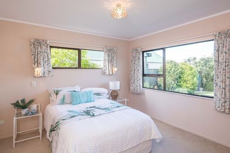 Photo of property in 115 Seaview Road, Paraparaumu Beach, Paraparaumu, 5032