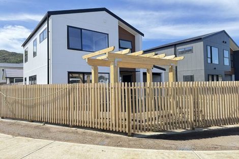 Photo of property in 15 Te Ara O Toroa, Wainuiomata, Lower Hutt, 5014