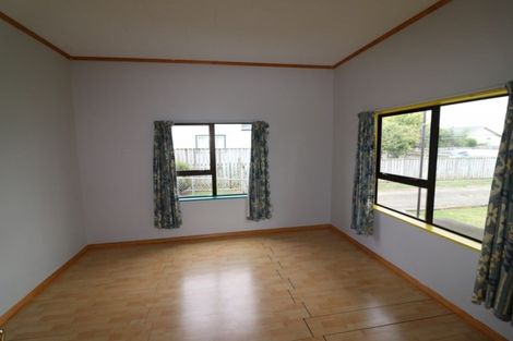 Photo of property in 47 Allardice Street, Dannevirke, 4930