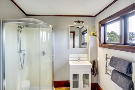 Photo of property in 82 Napier Terrace, Hospital Hill, Napier, 4110