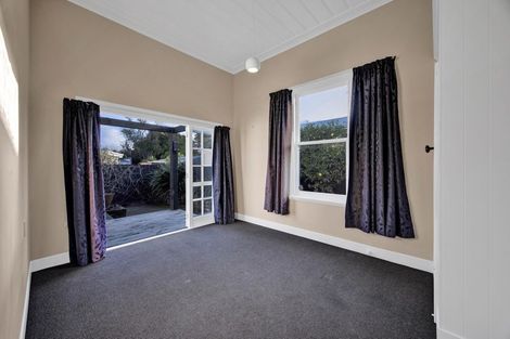 Photo of property in 120 Manawapou Road, Hawera, 4610