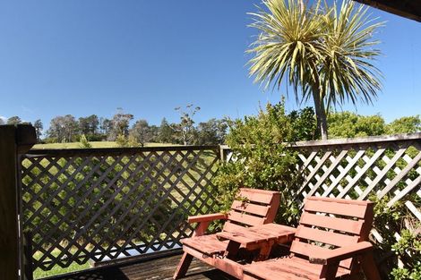 Photo of property in 32 Sandy Beach Road, Tinopai, 0593