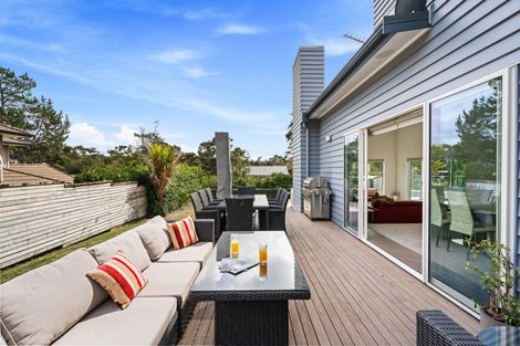 Photo of property in 17a Churchouse Road, Greenhithe, Auckland, 0632
