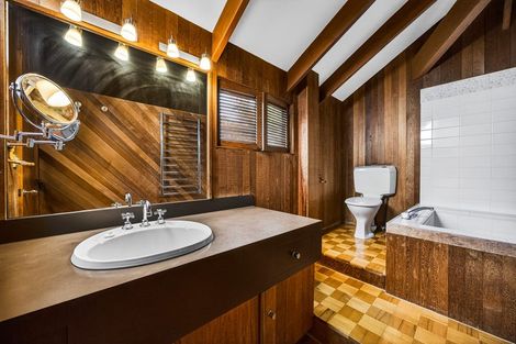 Photo of property in 24 Whitby Crescent, Mairangi Bay, Auckland, 0630
