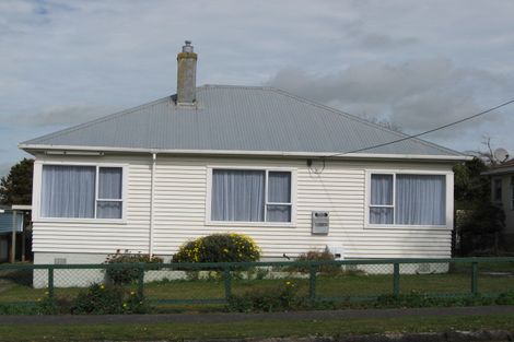 Photo of property in 9 Page Street, Stratford, 4332