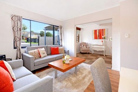 Photo of property in 1/52 Chippendale Crescent, Birkdale, Auckland, 0626