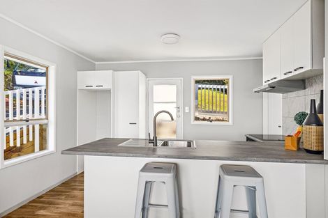Photo of property in 147 Browns Bay Road, Browns Bay, Auckland, 0630
