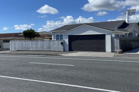 Photo of property in 25a Tukapa Street, Westown, New Plymouth, 4310