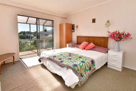 Photo of property in 8 Kathy Terrace, Stanmore Bay, Whangaparaoa, 0932