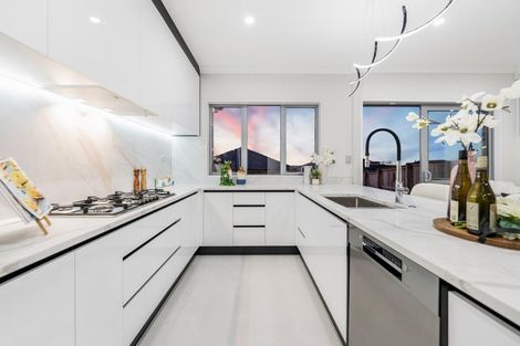 Photo of property in 21 Black Shed Road, Flat Bush, 2019