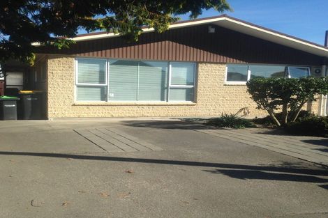 Photo of property in 77 Memorial Avenue, Ilam, Christchurch, 8053