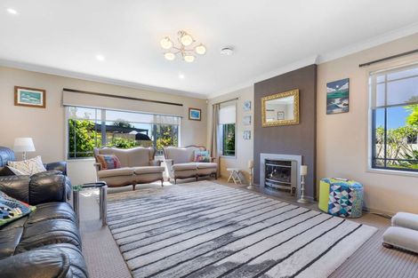Photo of property in 36 Gibson Place, Papamoa Beach, Papamoa, 3118