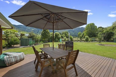 Photo of property in 6b Lady Cobham Grove, Anakiwa, Picton, 7281