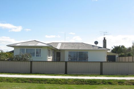 Photo of property in 6 Jellicoe Avenue, Wairoa, 4108