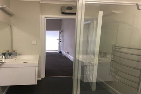 Photo of property in 17 Portland Crescent, Thorndon, Wellington, 6011