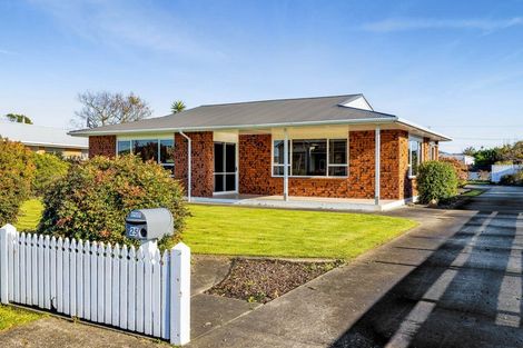 Photo of property in 25 Victoria Street, Hawera, 4610