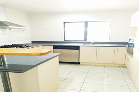 Photo of property in 74 Hetherington Road, Ranui, Auckland, 0612