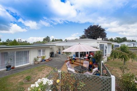 Photo of property in 16 Montjoy Street, Stratford, 4332