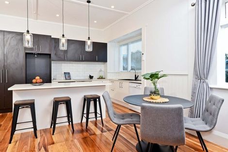 Photo of property in 11 Walsh Street, Forest Lake, Hamilton, 3200