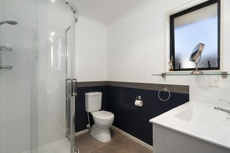 Photo of property in 25 Geneva Terrace, Kelvin Grove, Palmerston North, 4414