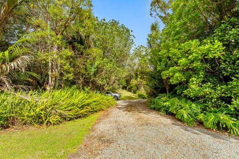 Photo of property in 2395 State Highway 1, Brynderwyn, Maungaturoto, 0587