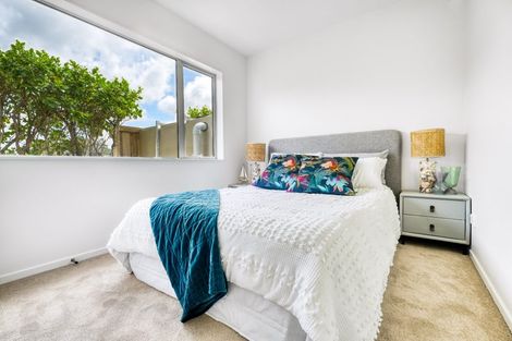 Photo of property in 21c Granville Drive, Massey, Auckland, 0614