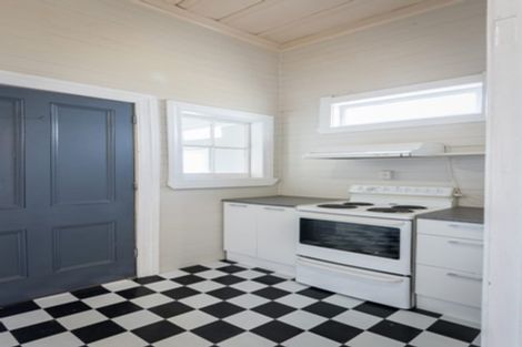 Photo of property in 21 Railway Street, Helensville, 0800