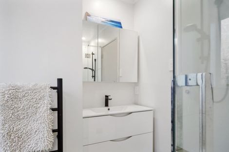 Photo of property in 37 Lachlan Drive, Dinsdale, Hamilton, 3204