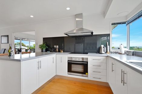 Photo of property in 14 Ebony Place, Massey, Auckland, 0614