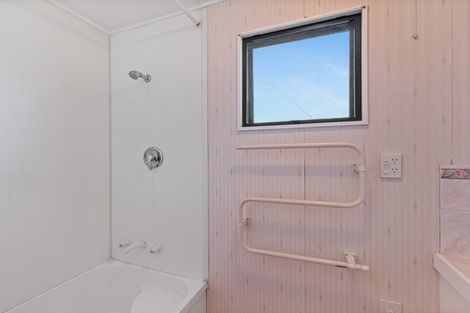 Photo of property in 633a Queen Street East, Levin, 5510