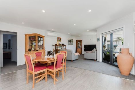 Photo of property in 22 Mcphee Street, Dannevirke, 4930