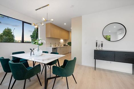 Photo of property in 29 Mirrabooka Avenue, Botany Downs, Auckland, 2010